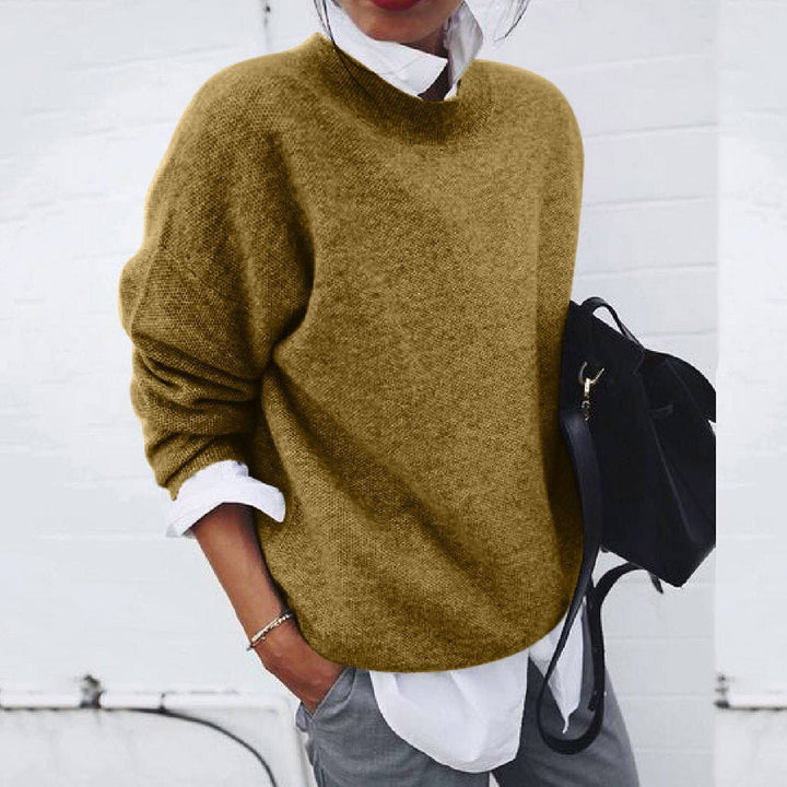 Luxurious Women's Sweater Classic Crew Neck Elegant Fit