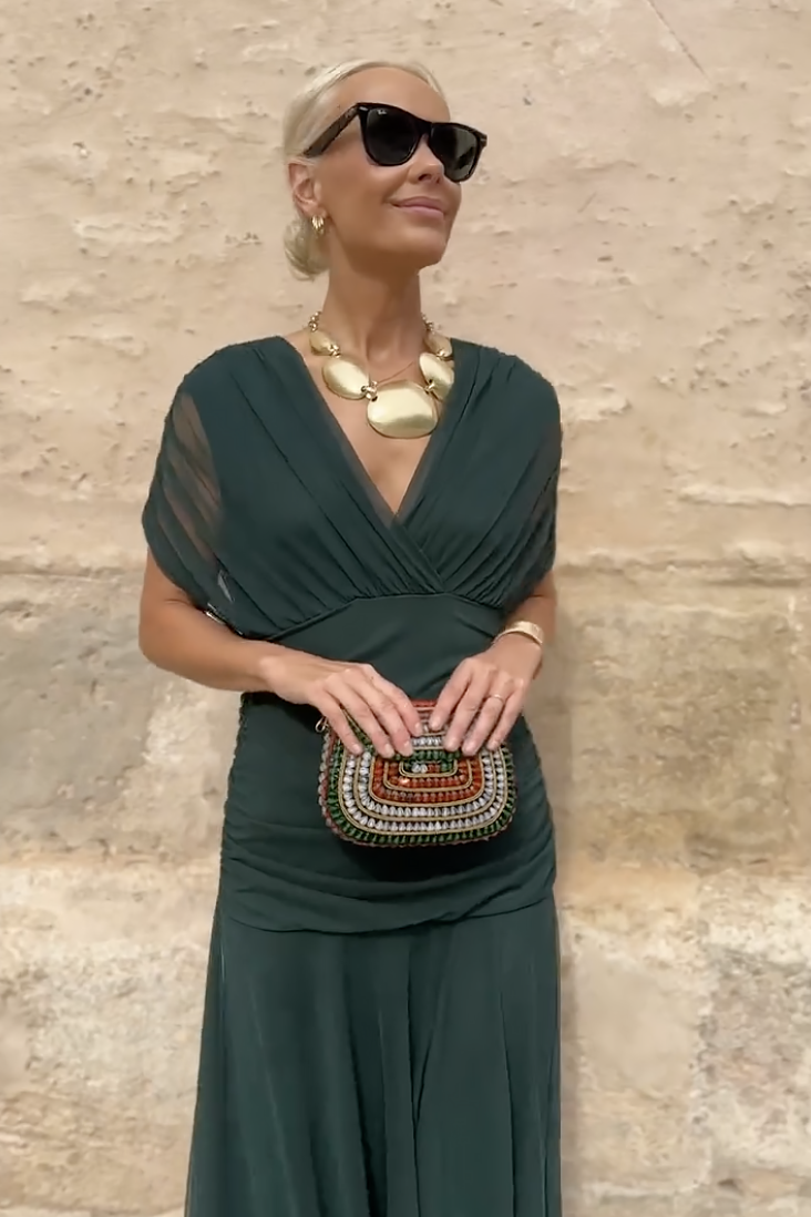 Bella™ | Chic V-Neck Maxi Dress for Enchanting Parties