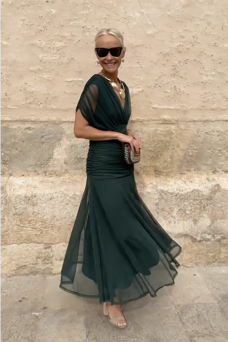 Bella™ | Chic V-Neck Maxi Dress for Enchanting Parties