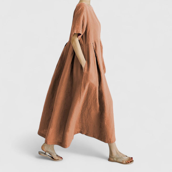 Ellie - Chic Maxi Dress with Tummy-Enhancing Design