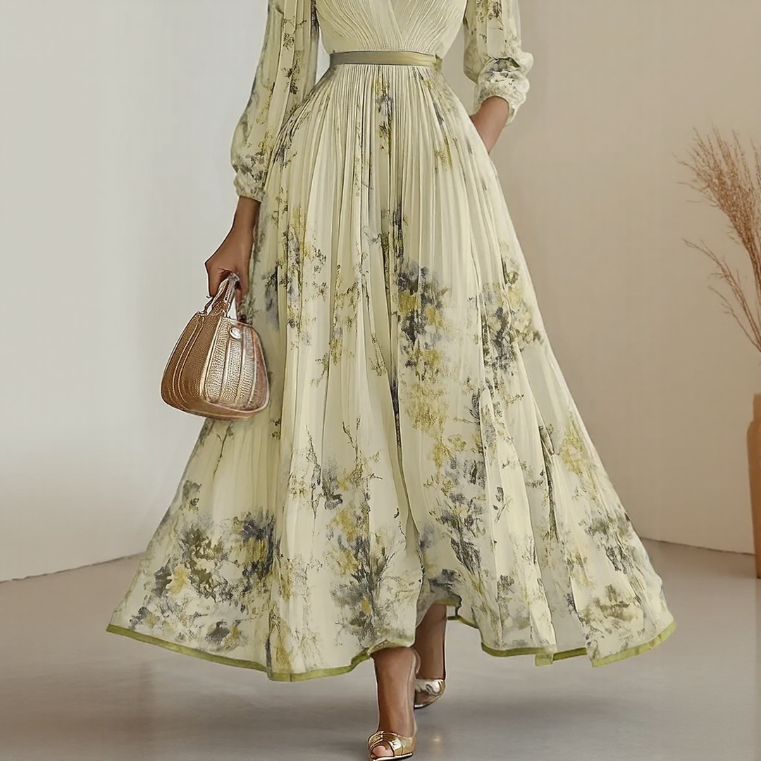 Elegant Pleated Maxi Dress in Roma Style