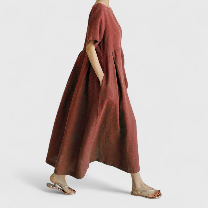 Ellie - Chic Maxi Dress with Tummy-Enhancing Design