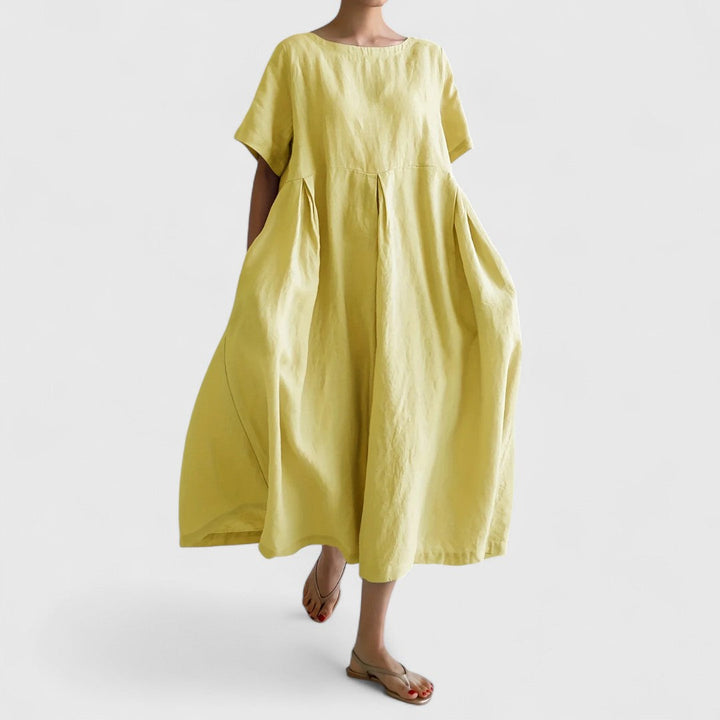 Ellie - Chic Maxi Dress with Tummy-Enhancing Design